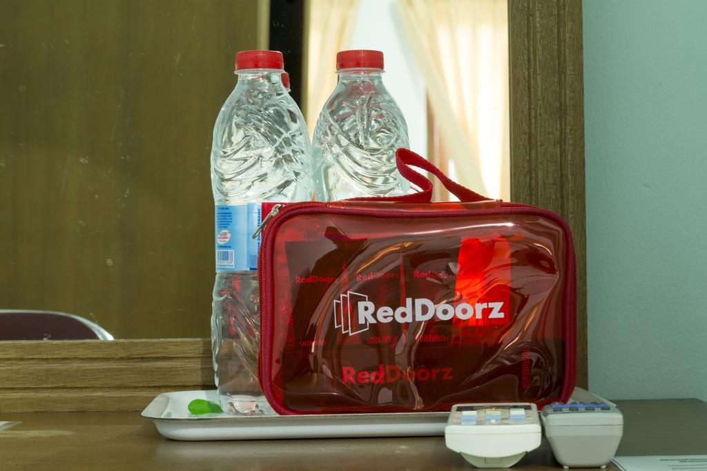 Reddoorz Near Cilandak Town Square Hotel Jakarta Buitenkant foto